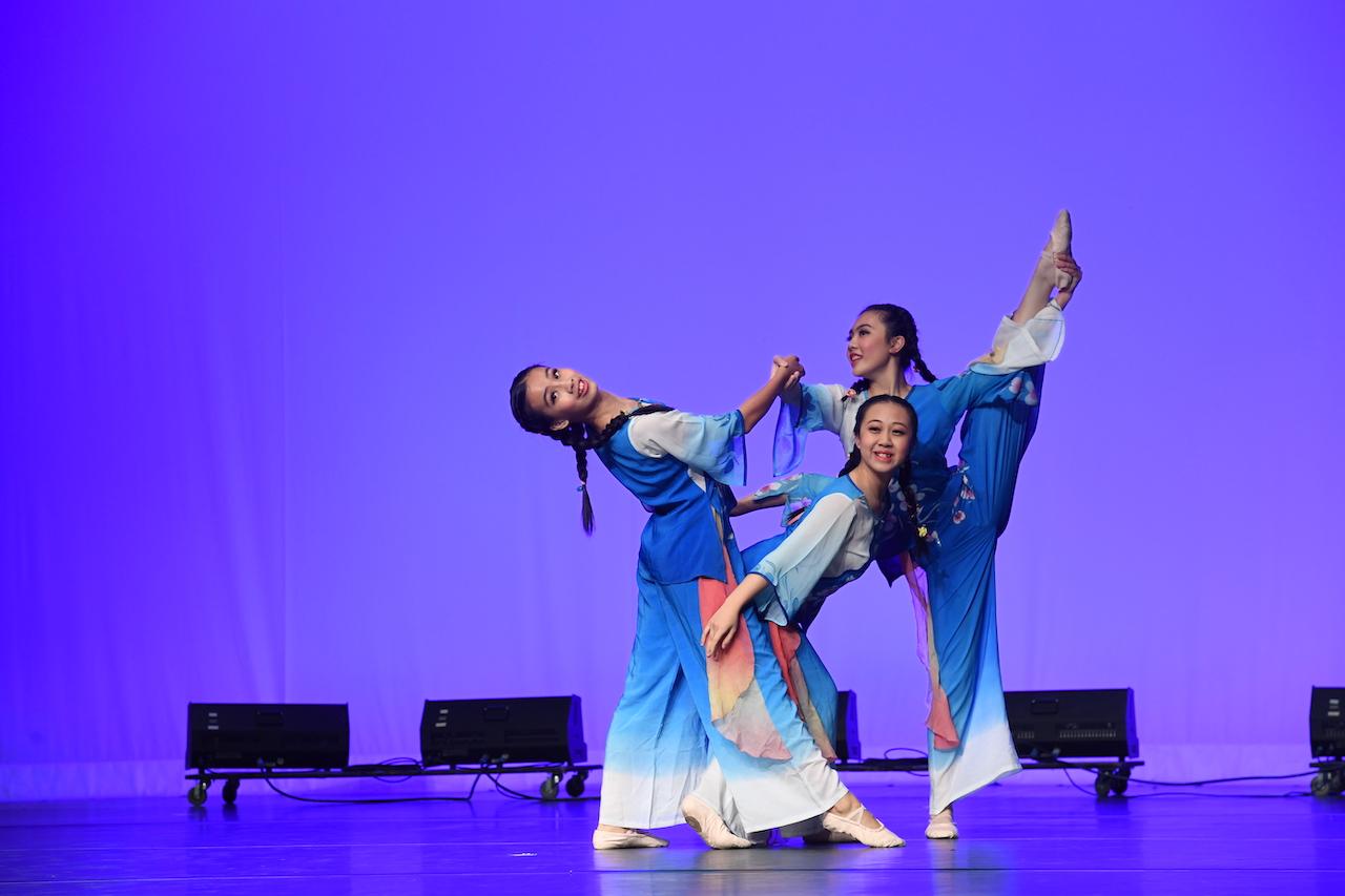 第55届学校舞蹈节三人舞